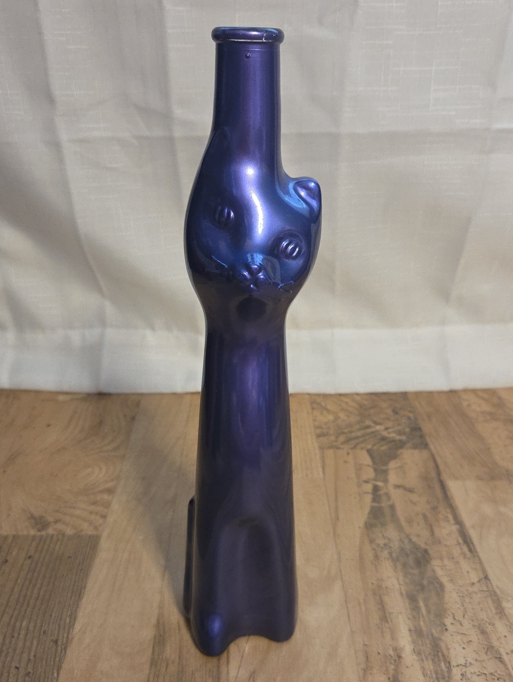 Moselland Happy Cat Rheinhessen Collection Empty Metallic Purple Bottle